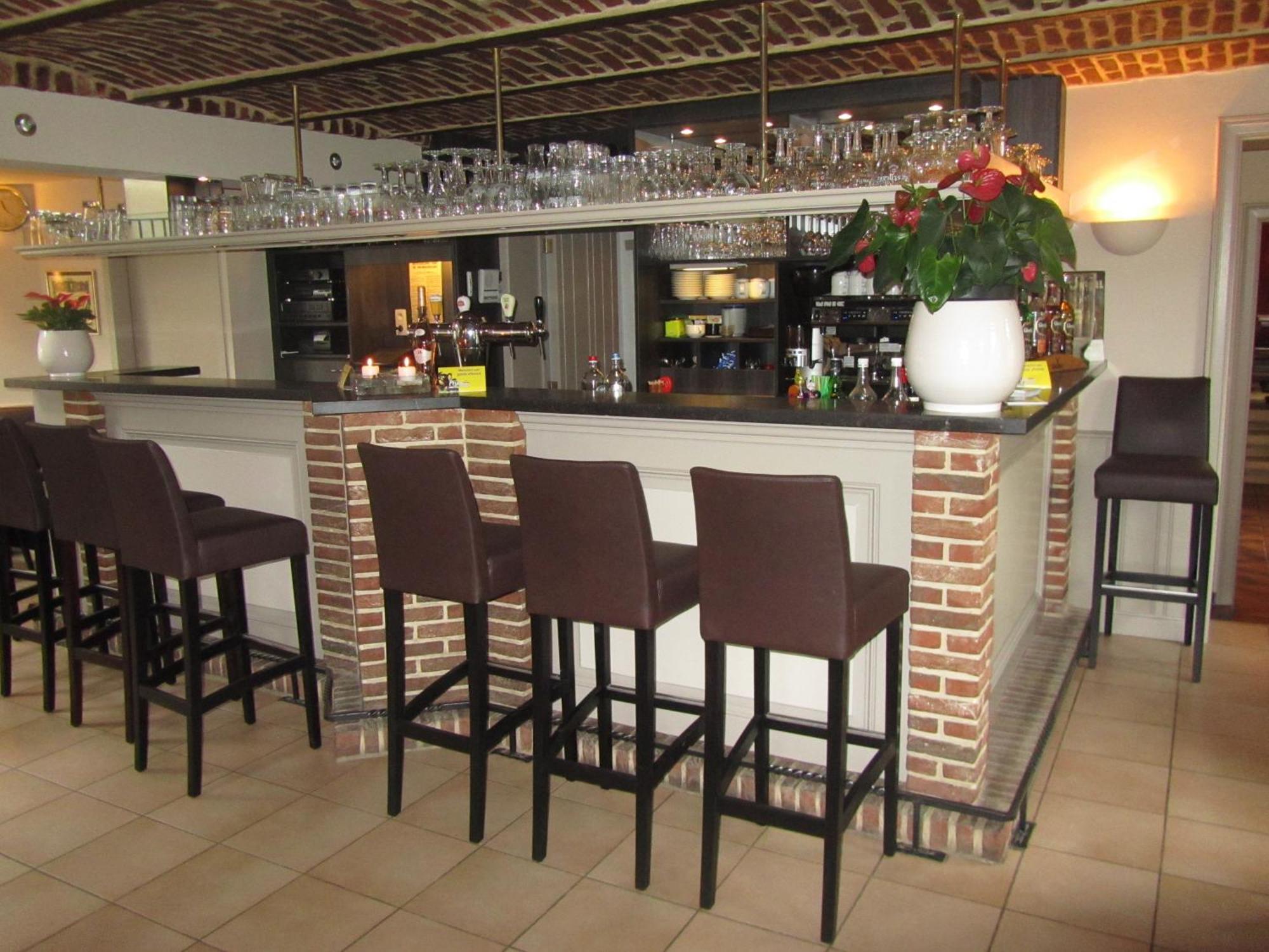 Hotel Klein Nederlo Vlezenbeek Bagian luar foto
